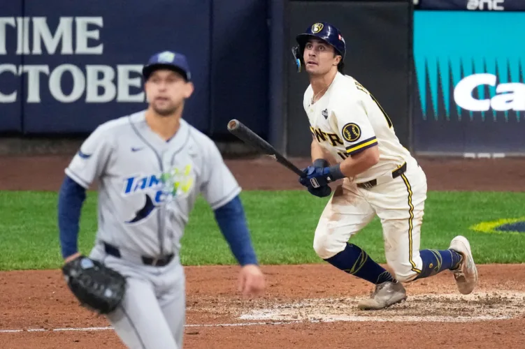 Frelick, Pratt lift Brewers to comeback win over Rays and 2-0 World Series lead
